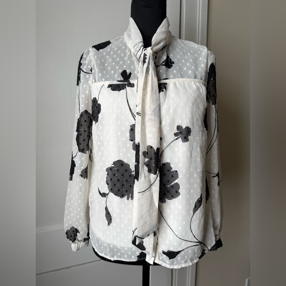 Monteau Black and White Floral Blouse